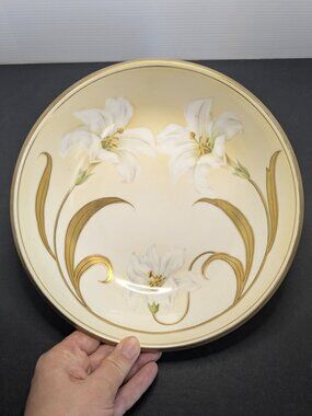 Vtg Hand Painted RS Germany Porcelain Bowl With White Lilies Gold Trim 10"
